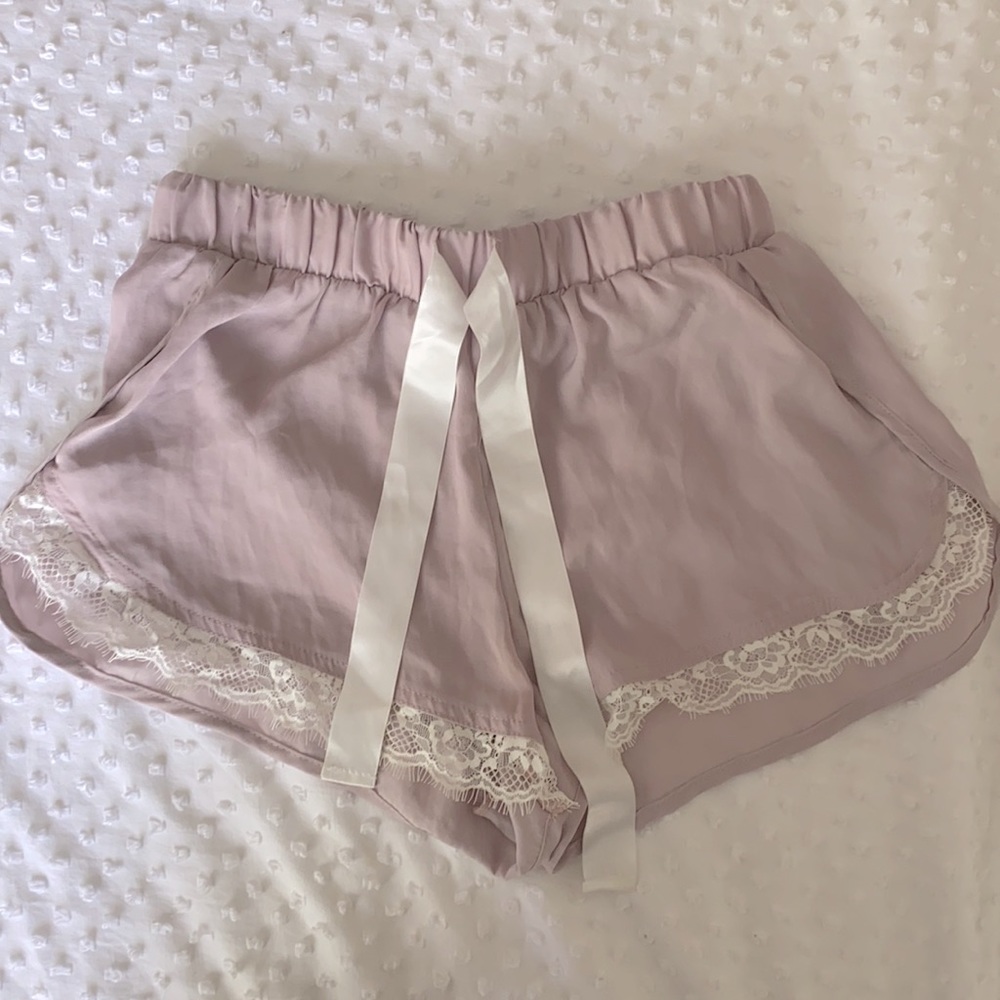 Garage mauve satin lace sleep shorts size small